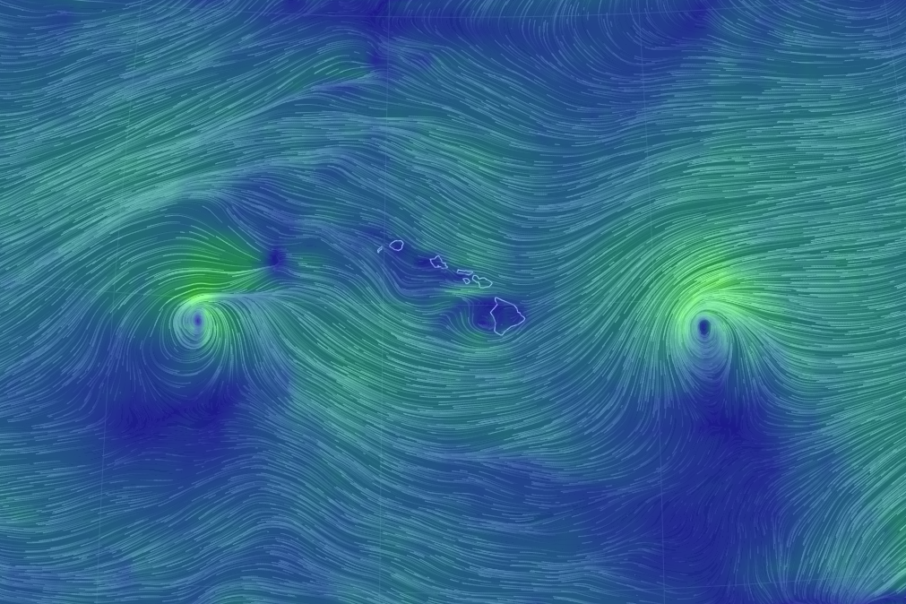 Hawaii straddled by hurricanes